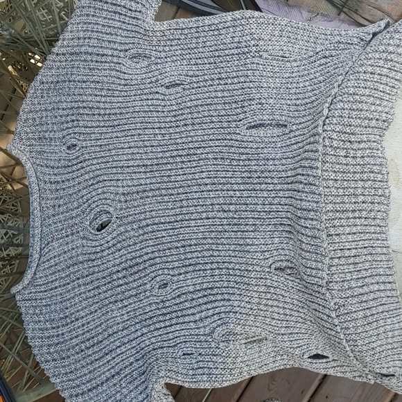 Line & Dot Sweater - Picture 5 of 6